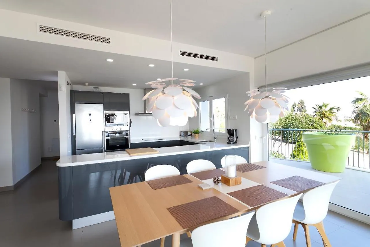 El Higueron. South Beach 4. 3 Bedrooms, Sea Views, Terrace And Pool Benalmádena