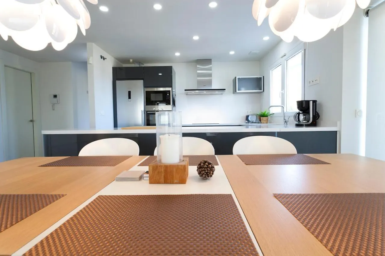 El Higueron. South Beach 4. 3 Bedrooms, Sea Views, Terrace And Pool Benalmádena
